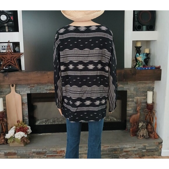 Old Navy Women's MEDIUM Long Sleeve Lightweight Aztec Casual Tunic Top Blouse - Picture 6 of 9
